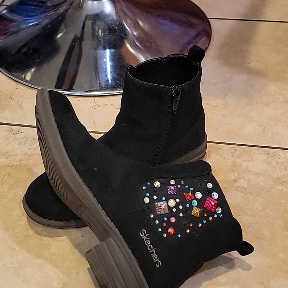 Skecher kids booties with embellishments